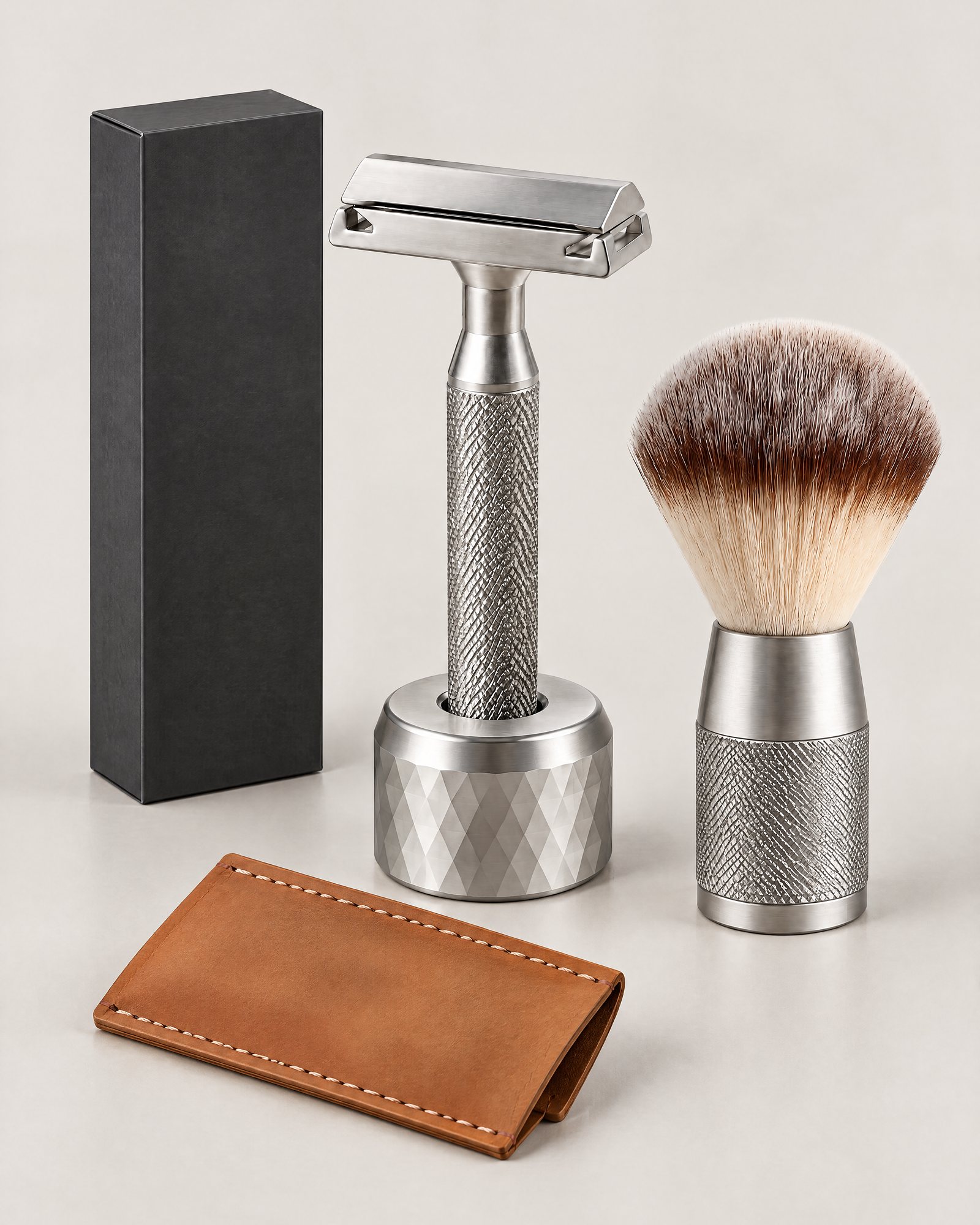 The shaving brush, the faceted razor stand and the tan travel sleeve